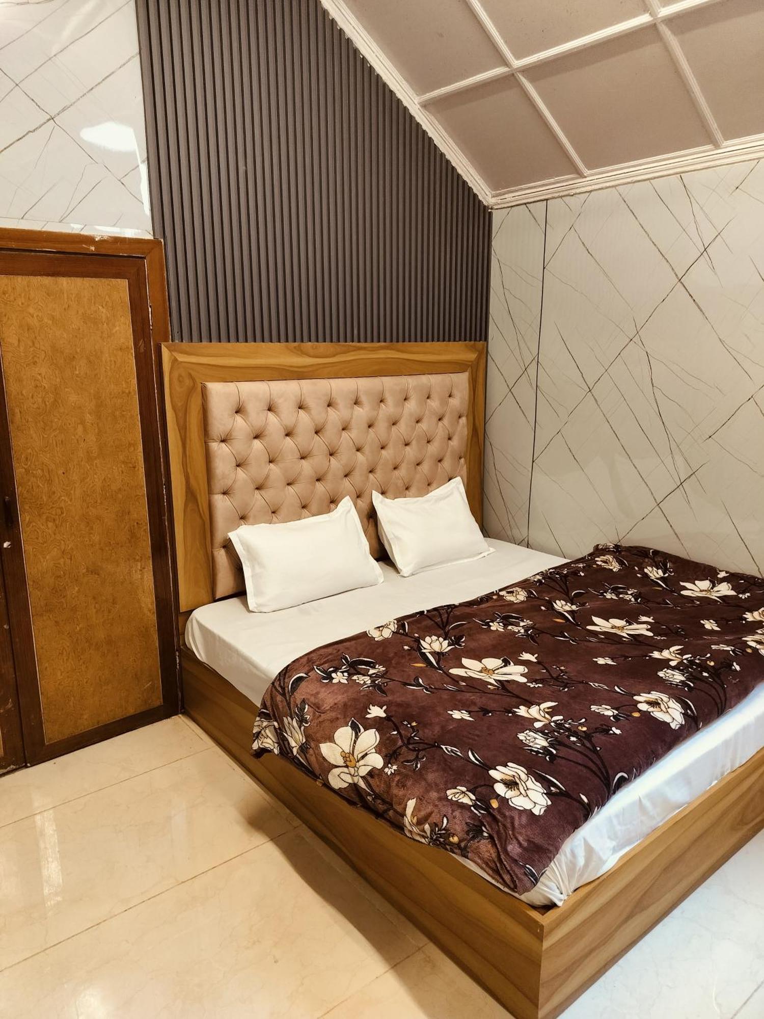 Madan Kunj B & B Mall Road Шимла Экстерьер фото