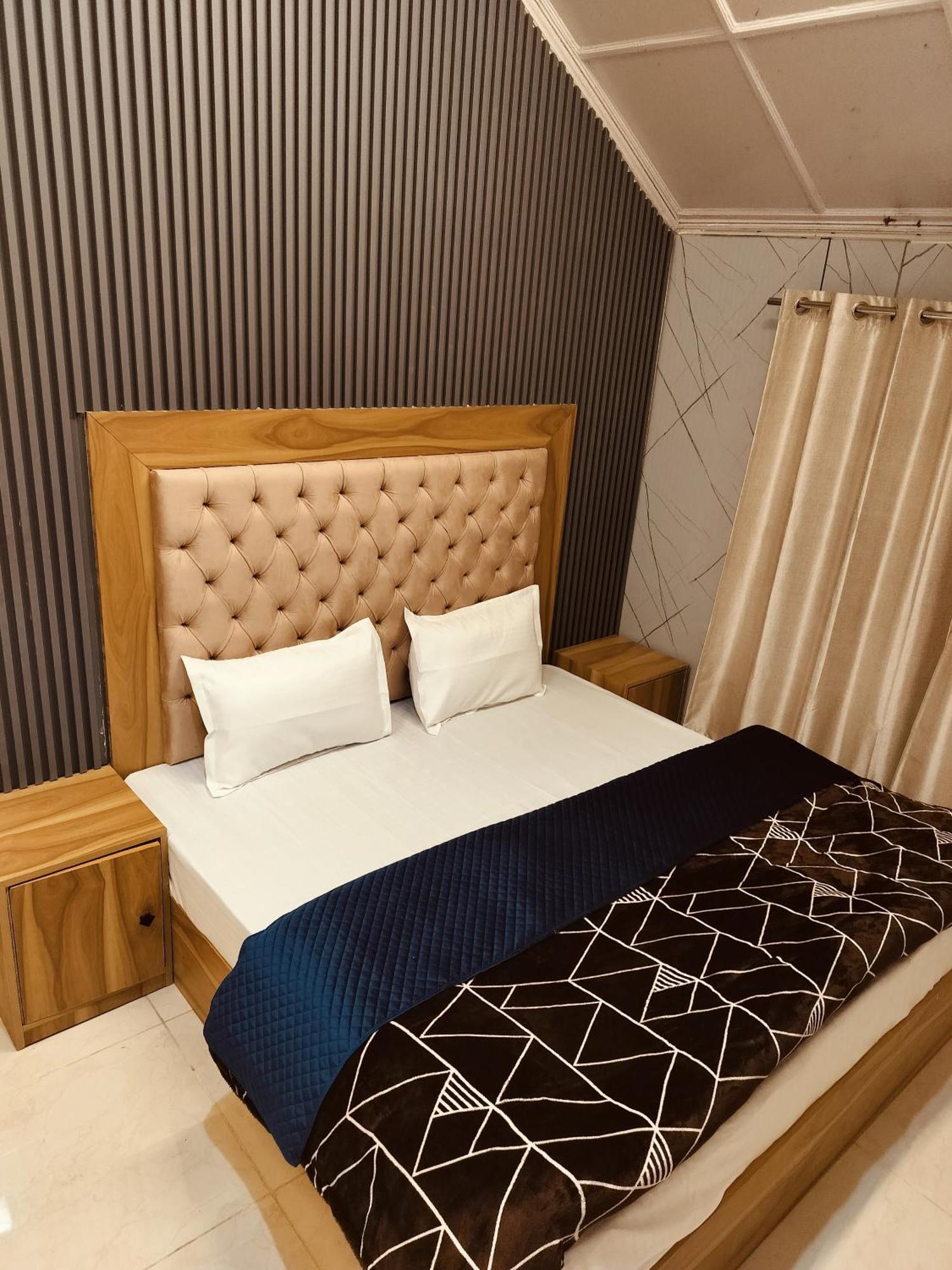 Madan Kunj B & B Mall Road Шимла Экстерьер фото